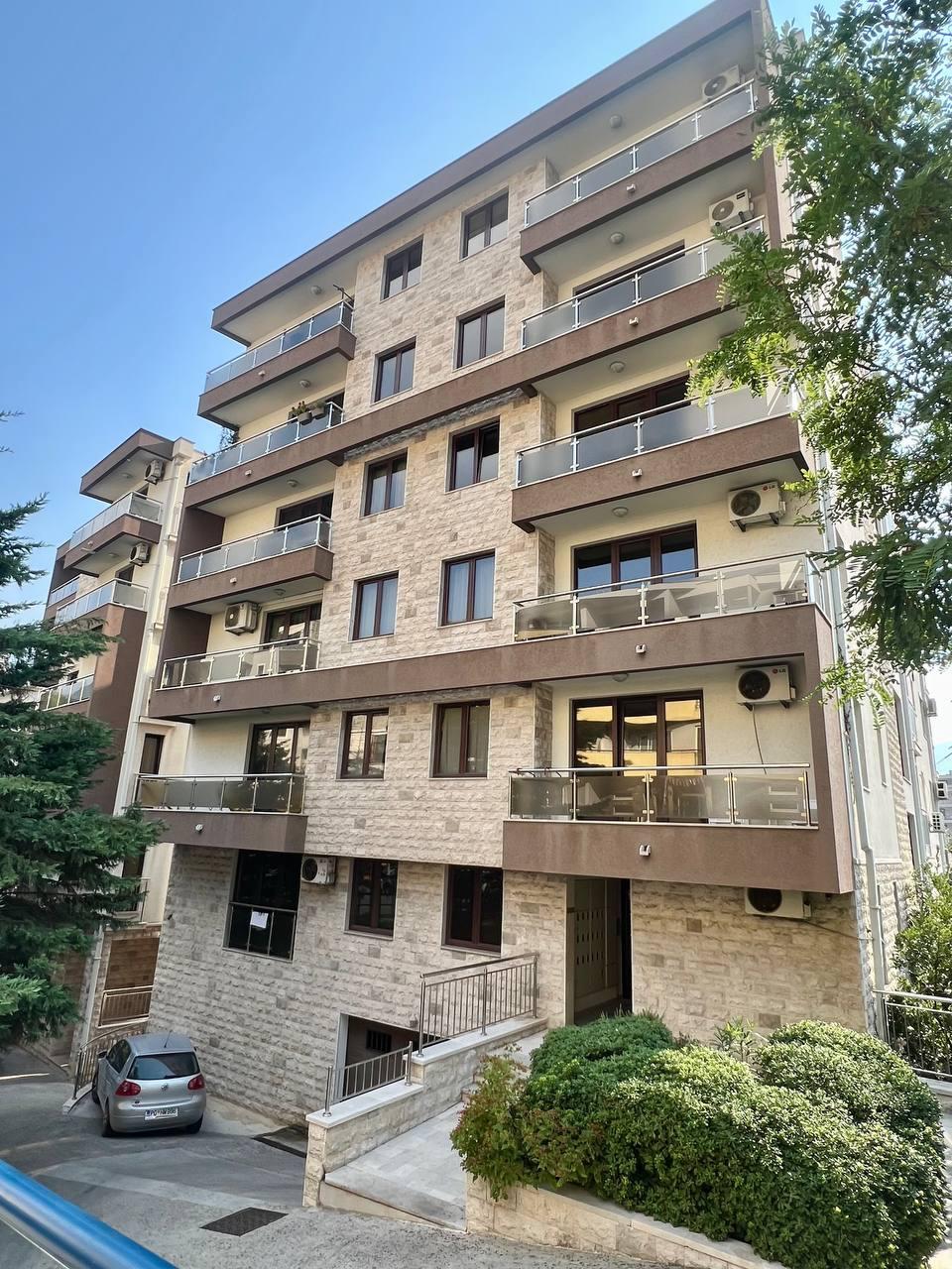 ID 7952. Three-bedroom apartment in Gospoština