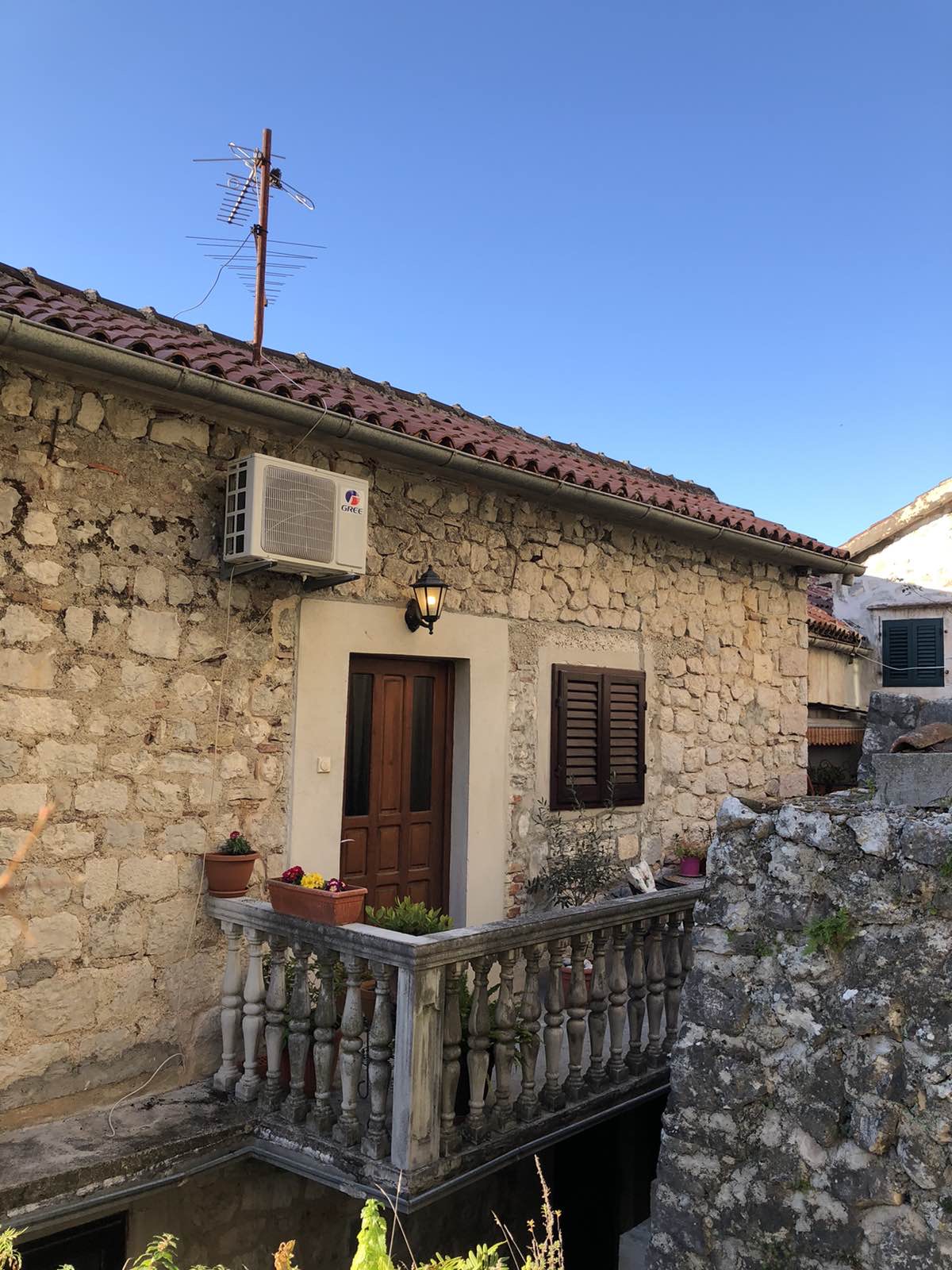 ID 8002. Two-bedroom apartment in Kotor Old Town